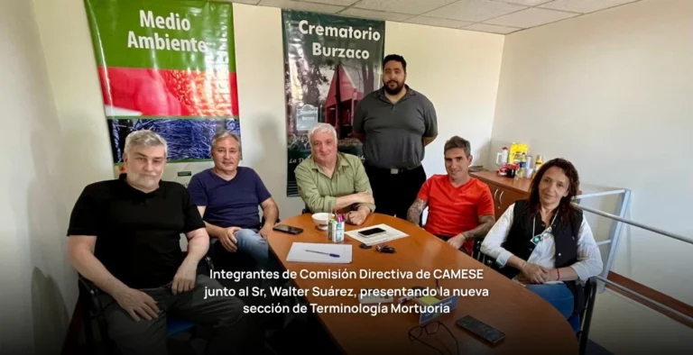 comision directiva junto a Walter Suárez presentando la nueva sección de Terminología Mortuoria