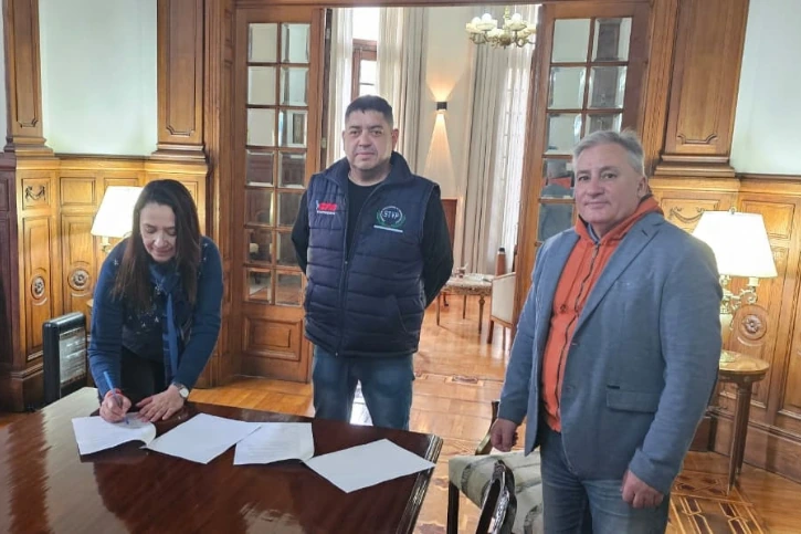 Por CAMESE participó su presidente, Omar De Lío, y por CAMEFYA, su presidente, Beatriz Segovia.