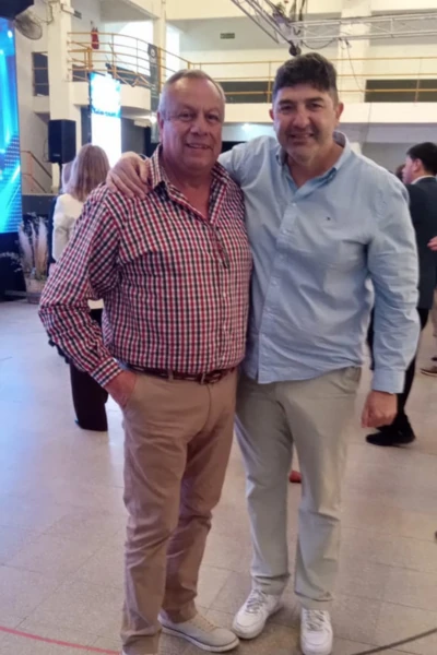 Izquierda a derecha: Sergio Eduardo Rodríguez de Casa Rodríguez y Diego Menniti de Cochería Botiglieri